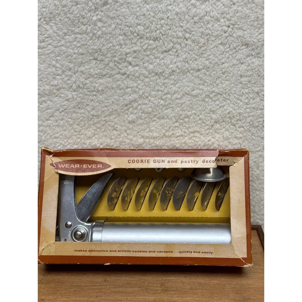 Wear-Ever Cookie Gun and Pastry Decorator Silver Aluminum Vintage Trigger-Quick